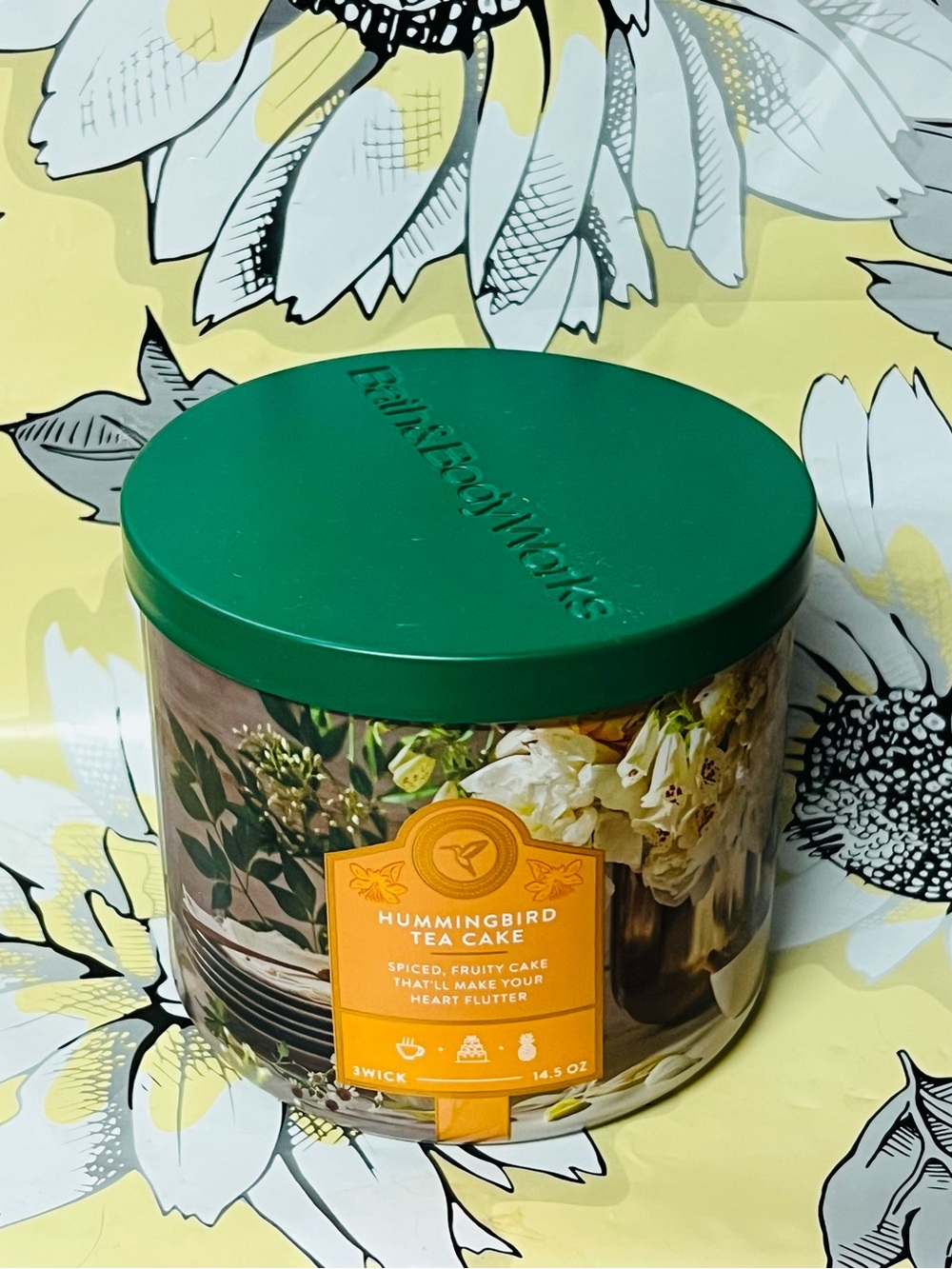 Bath & Body Works HUMMINGBIRD TEA CAKE 3-Wick CANDLE 14.5 OZ Brand NEW